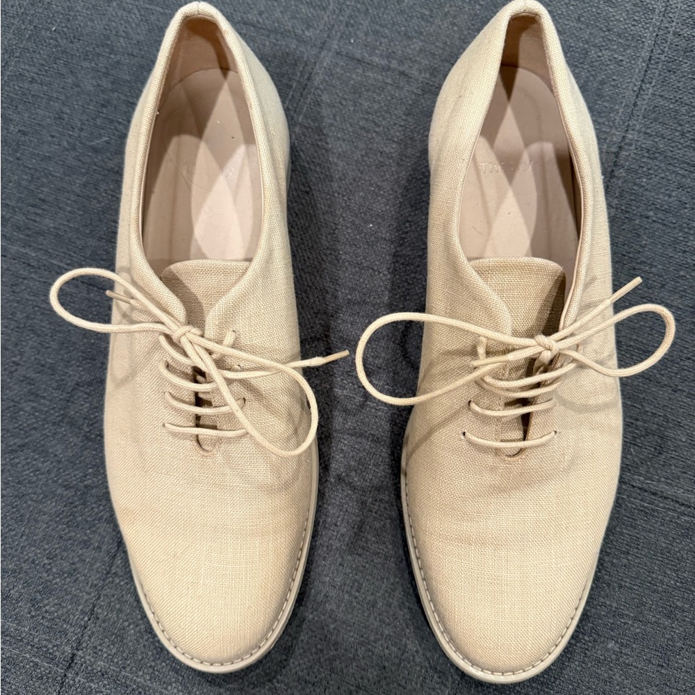 Women’s Cream Lace-Up Oxford Shoes